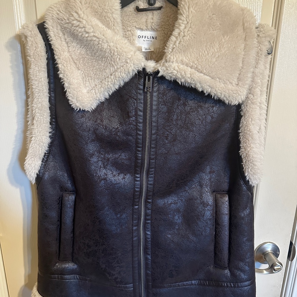 Offline by Aerie Faux Leather Sherpa Vest Jacket, Brown & Cream, Sz XS, NWT - Picture 2 of 11